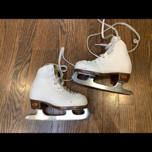 USED: Riedell ice skates J11